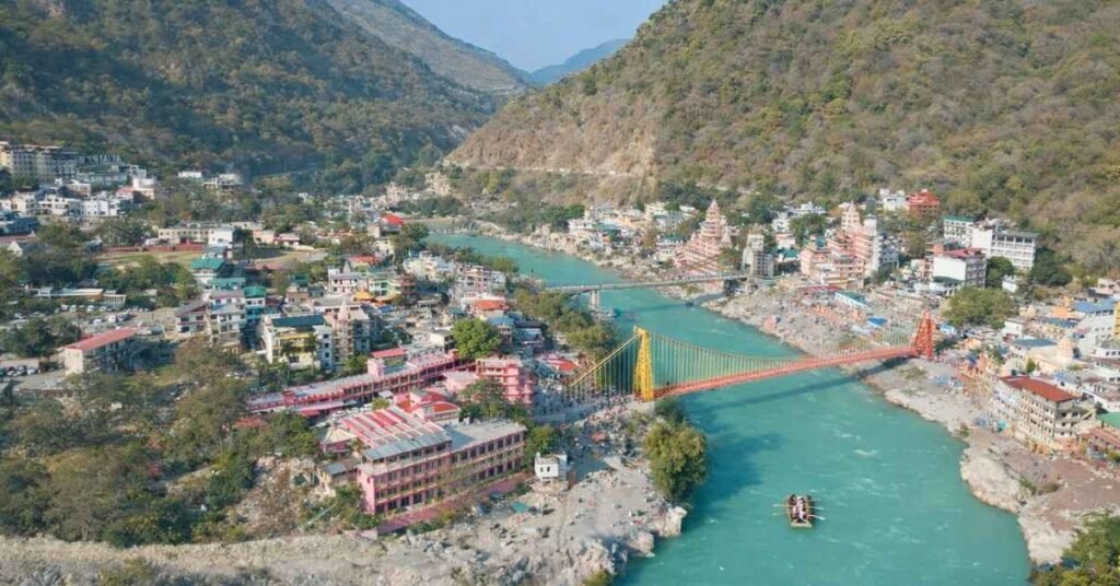how to reach rishikesh from delhi by bus