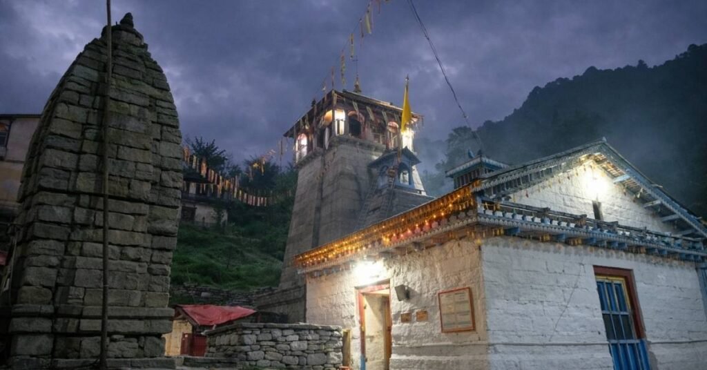 how to reach triyuginarayan temple