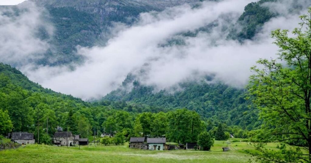 things to do in kausani