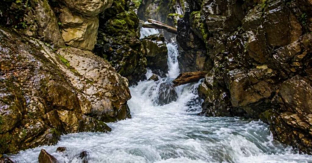 waterfalls near mantralayam
