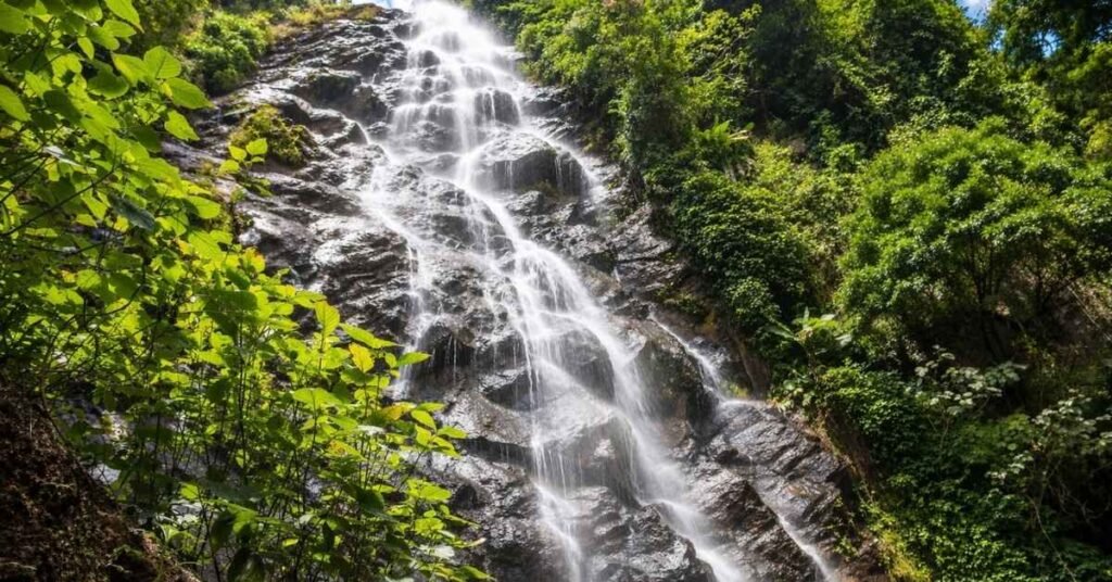 katika waterfalls araku valley