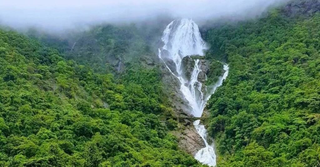how to reach dudhsagar waterfalls