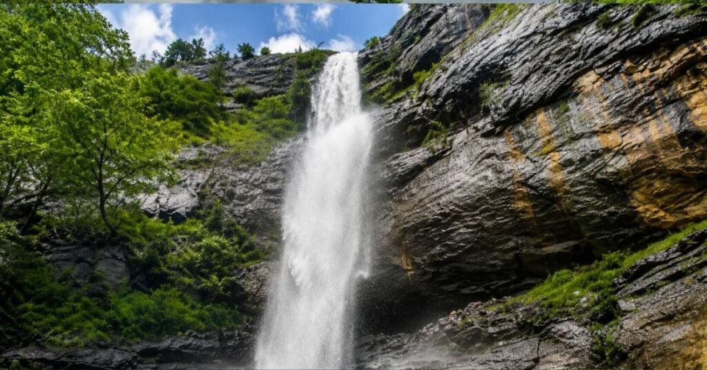 How to Reach Mulshi Waterfalls