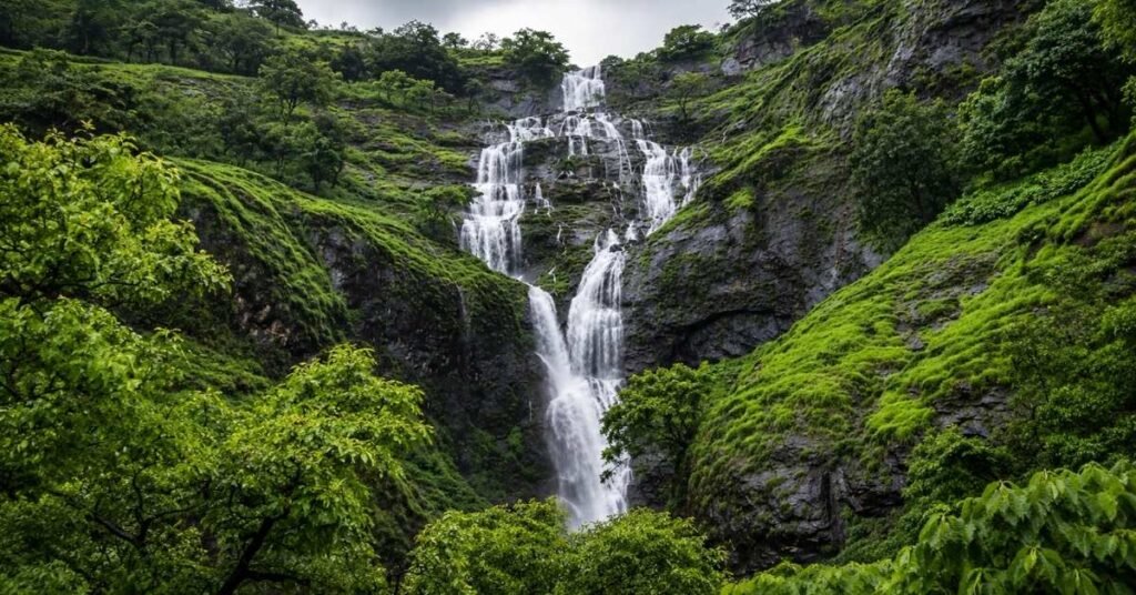 necklace waterfall Bhandardara