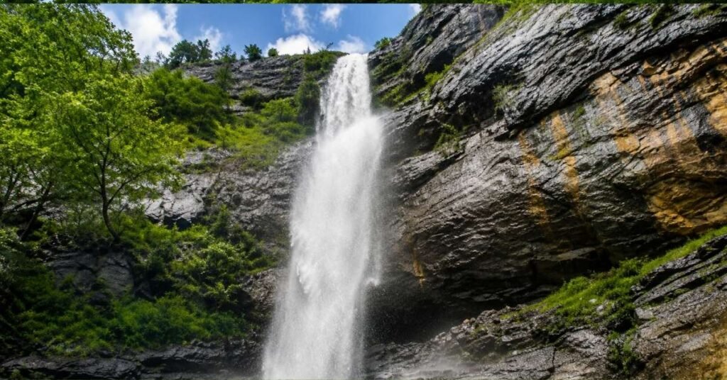 karakkund waterfall