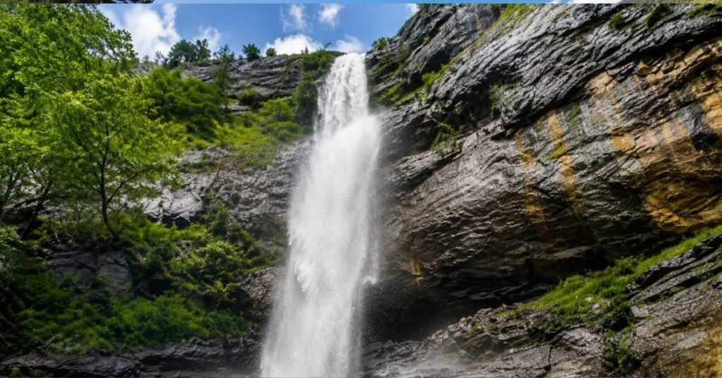 khabru waterfall