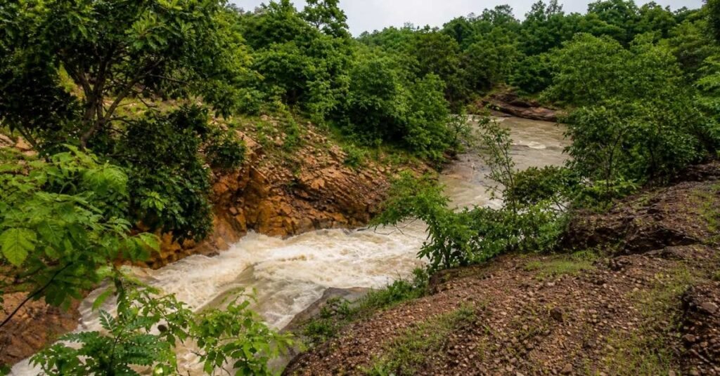 gaurghat waterfall sonhat chhattisgarh