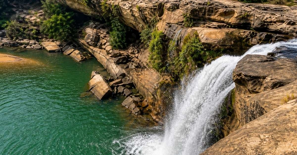 gaurghat waterfall sonhat chhattisgarh
