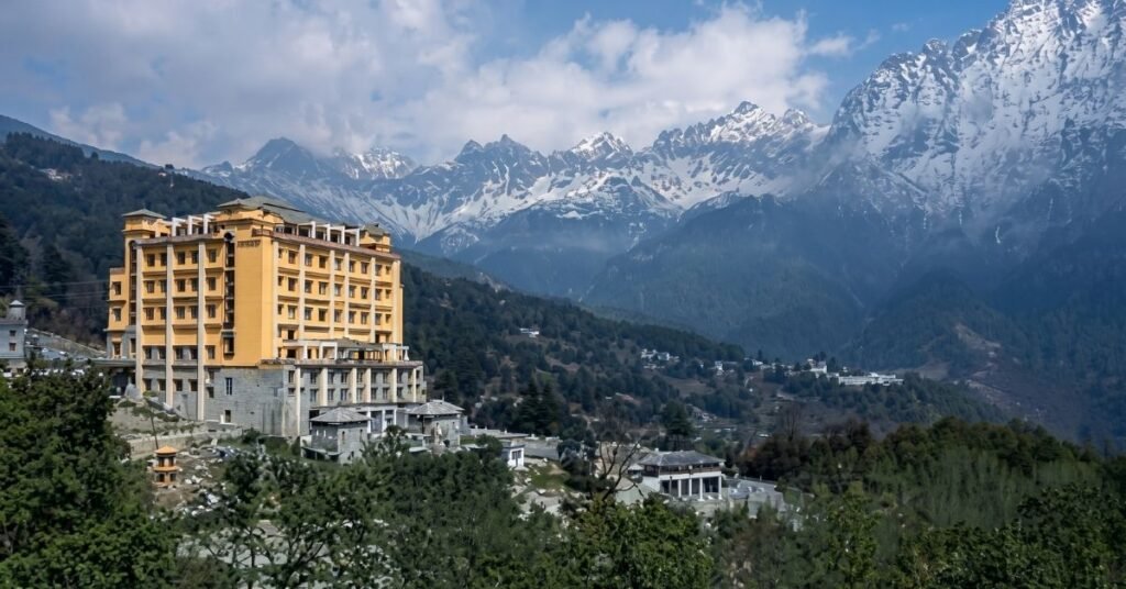 how to reach tawang