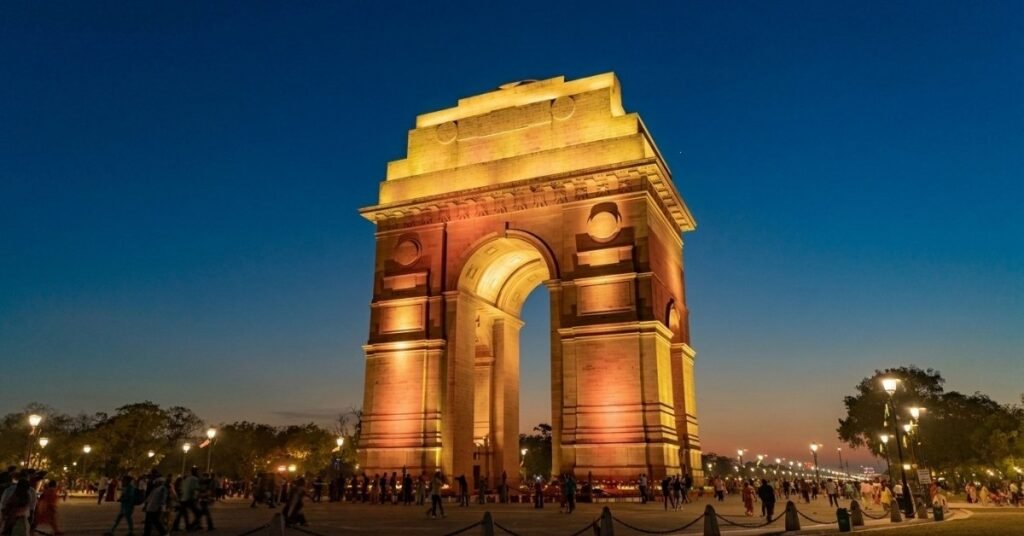 how to reach india gate by metro