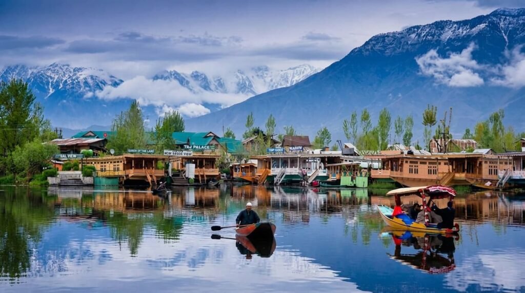 how to reach kashmir from delhi