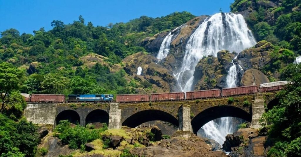 how to reach dudhsagar falls from goa