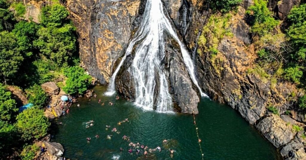 how to reach dudhsagar falls from goa